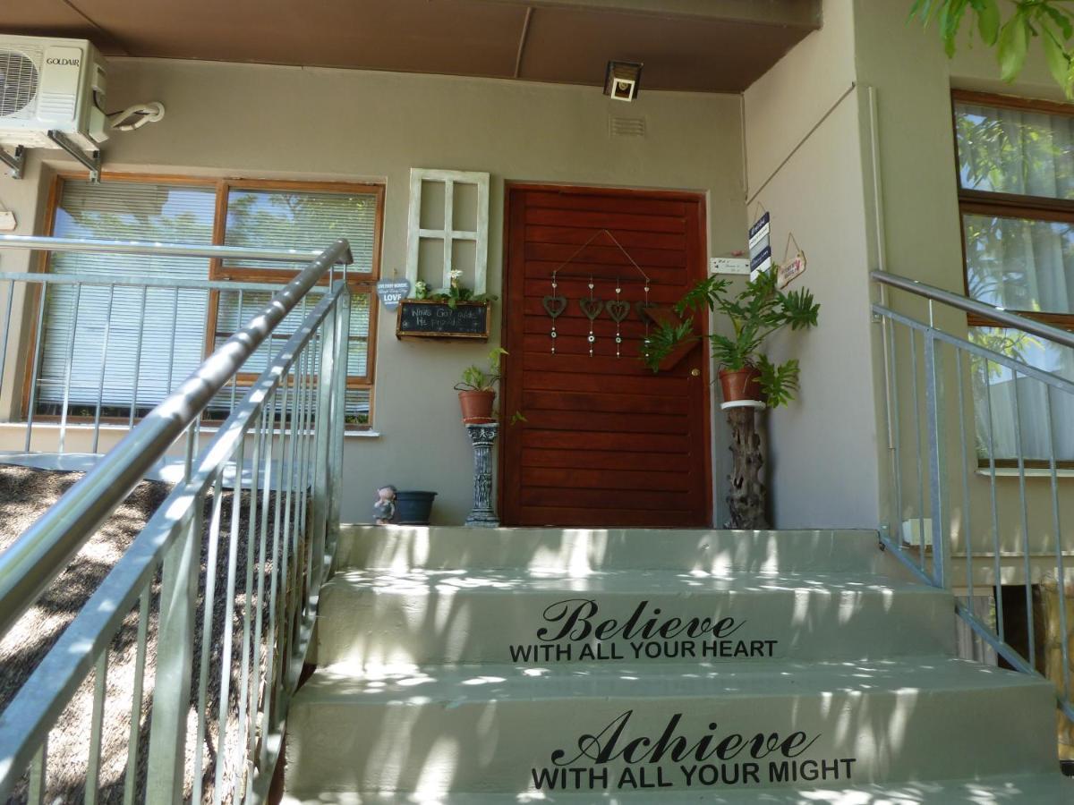 Springbok Apartments Exterior photo